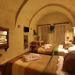 사프란 케이브 3*