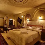 사프란 케이브 3*