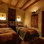 사프란 케이브 3*