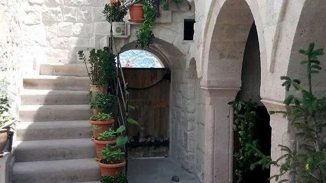 Safran Cave Hotel 2*